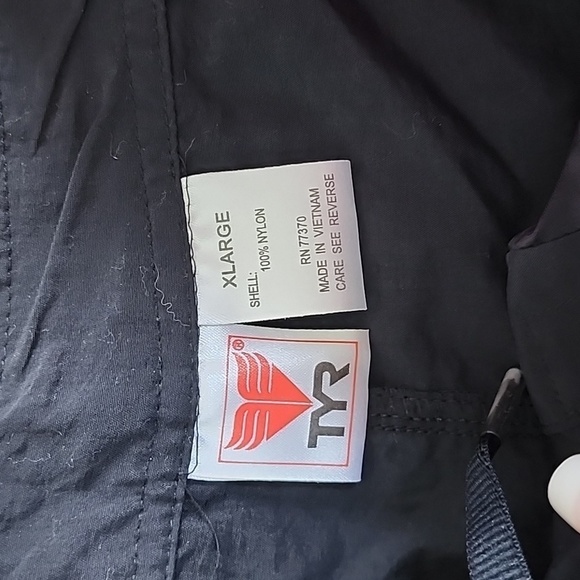 NWT Ladies Tyr Shorts Sx XL - Picture 2 of 3